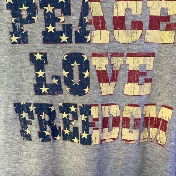 Hem & Thread Peace, Love ,Freedom -L T-shirt - Picture 2 of 6